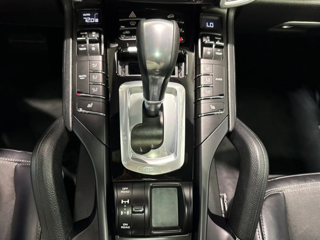 2017 Porsche Cayenne Image 20