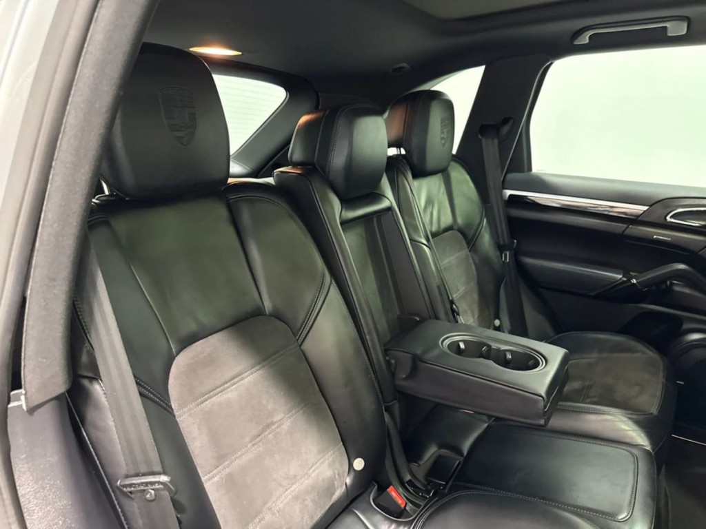 2017 Porsche Cayenne Image 28