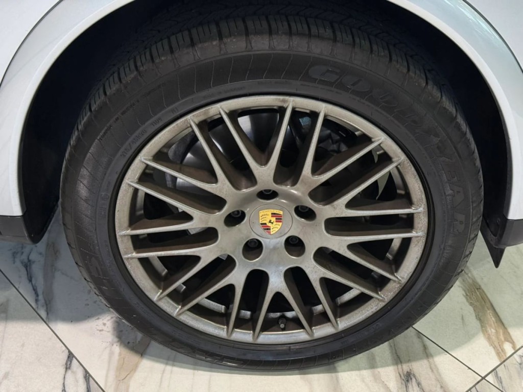 2017 Porsche Cayenne Image 30