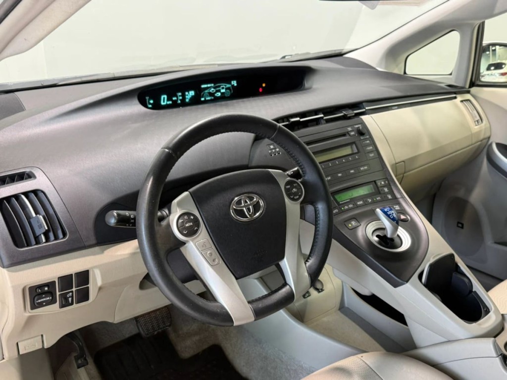2010 Toyota Prius Image 15