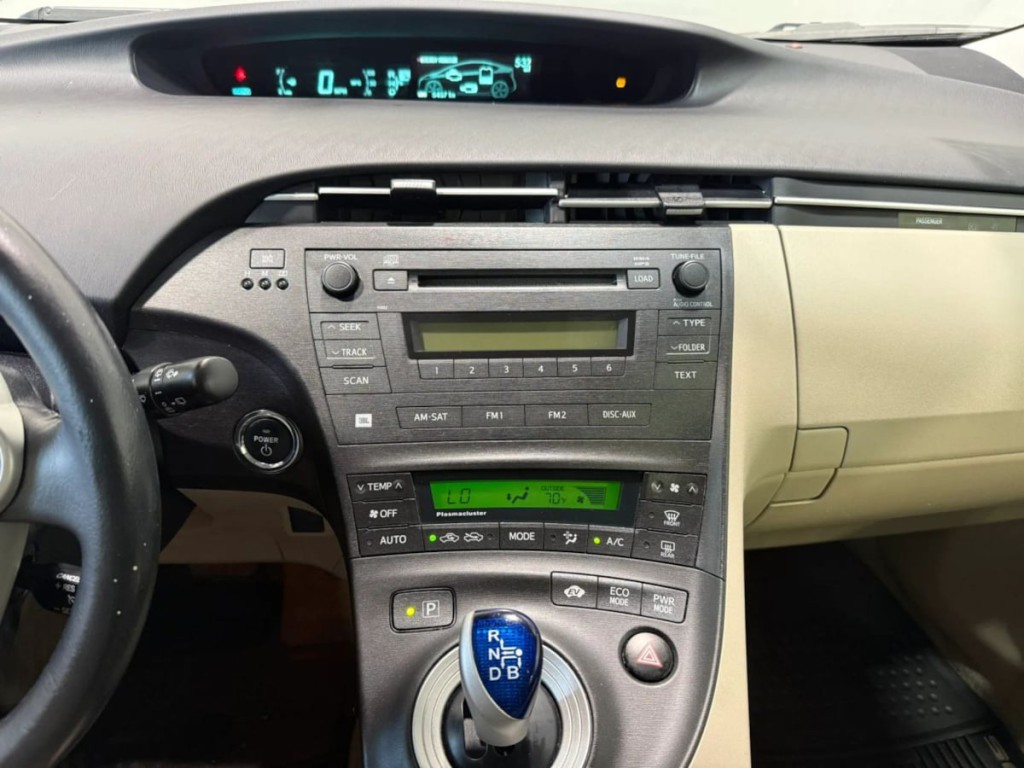 2010 Toyota Prius Image 19
