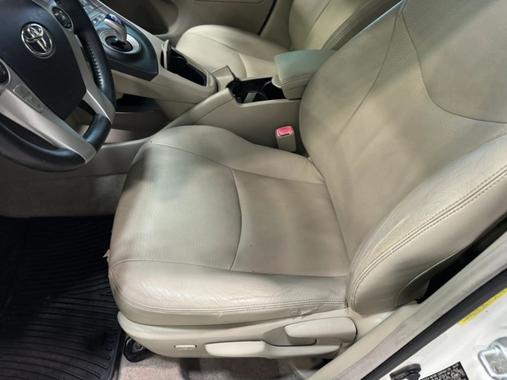 2010 Toyota Prius Image 22