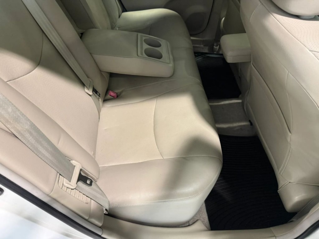 2010 Toyota Prius Image 28