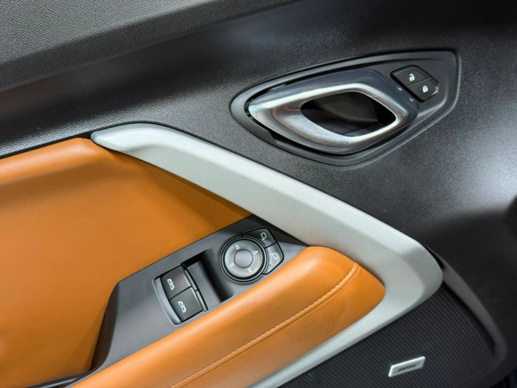 2020 Chevrolet Camaro Image 11