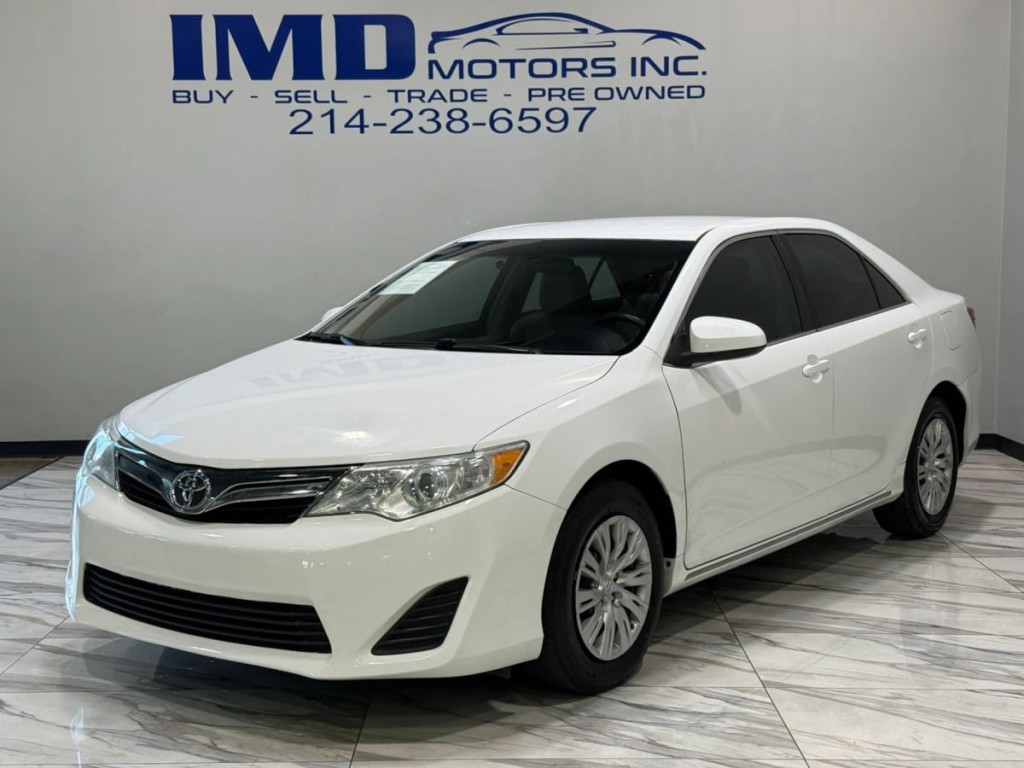 2013 Toyota Camry Image 1
