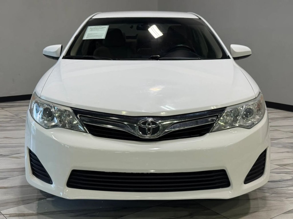 2013 Toyota Camry Image 3