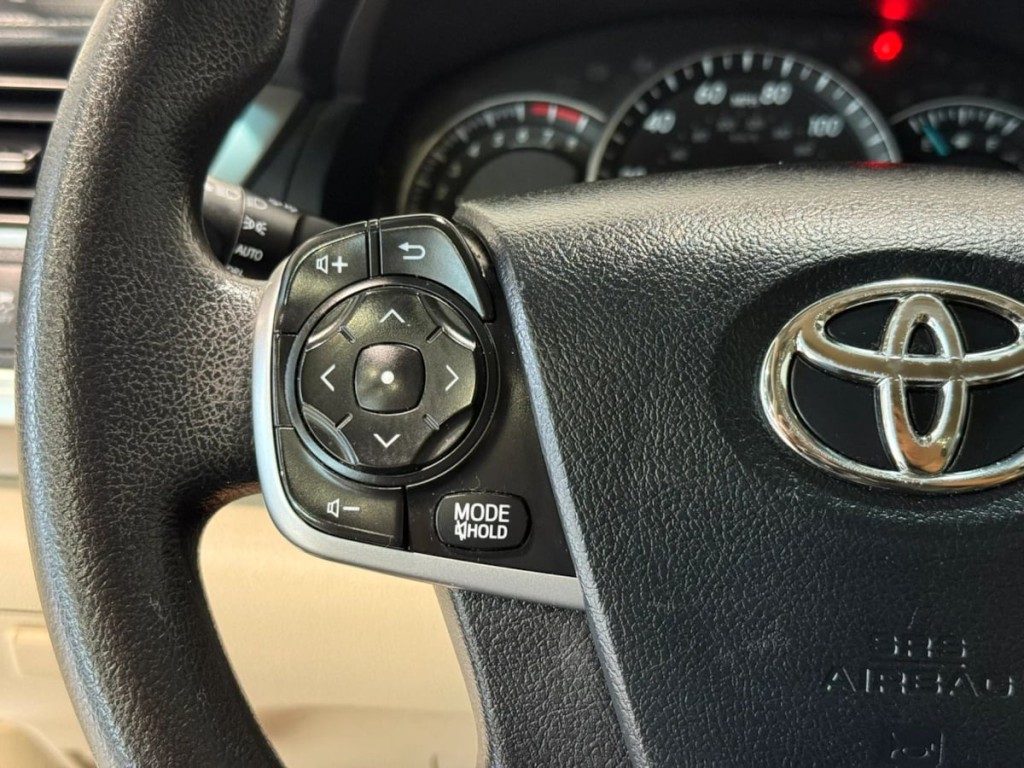 2013 Toyota Camry Image 14