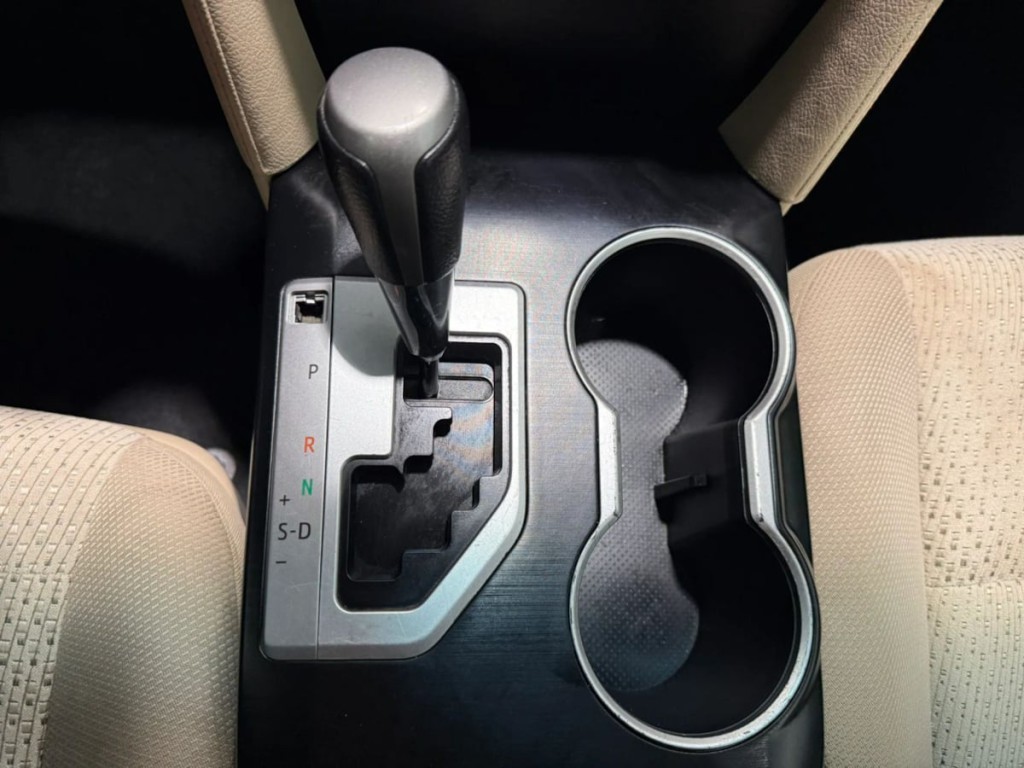 2013 Toyota Camry Image 19