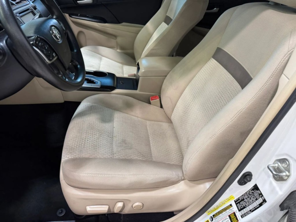 2013 Toyota Camry Image 21
