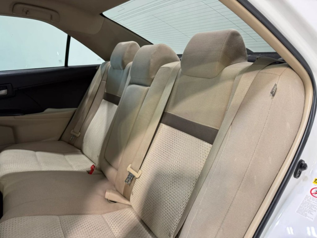 2013 Toyota Camry Image 22