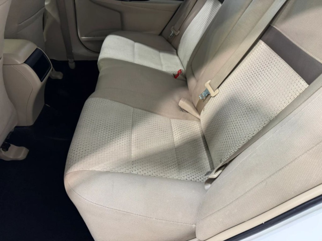 2013 Toyota Camry Image 23