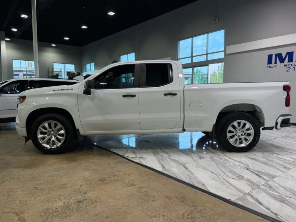 2023 Chevrolet Silverado 1500 Image 9