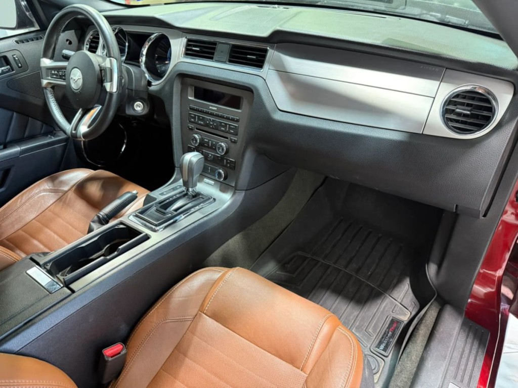 2014 Ford Mustang Image 24