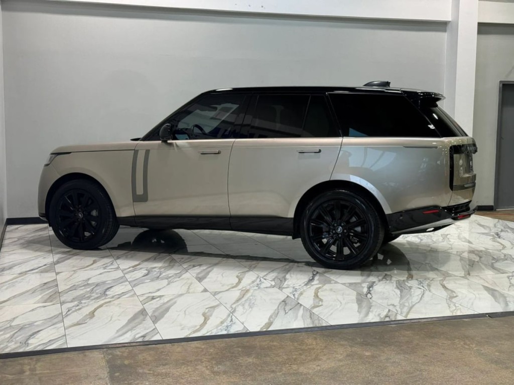 2023 Land Rover Range Rover Image 9