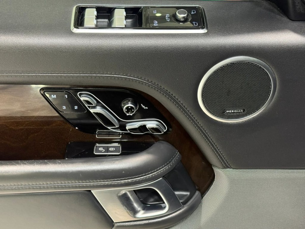 2020 Land Rover Range Rover Image 13