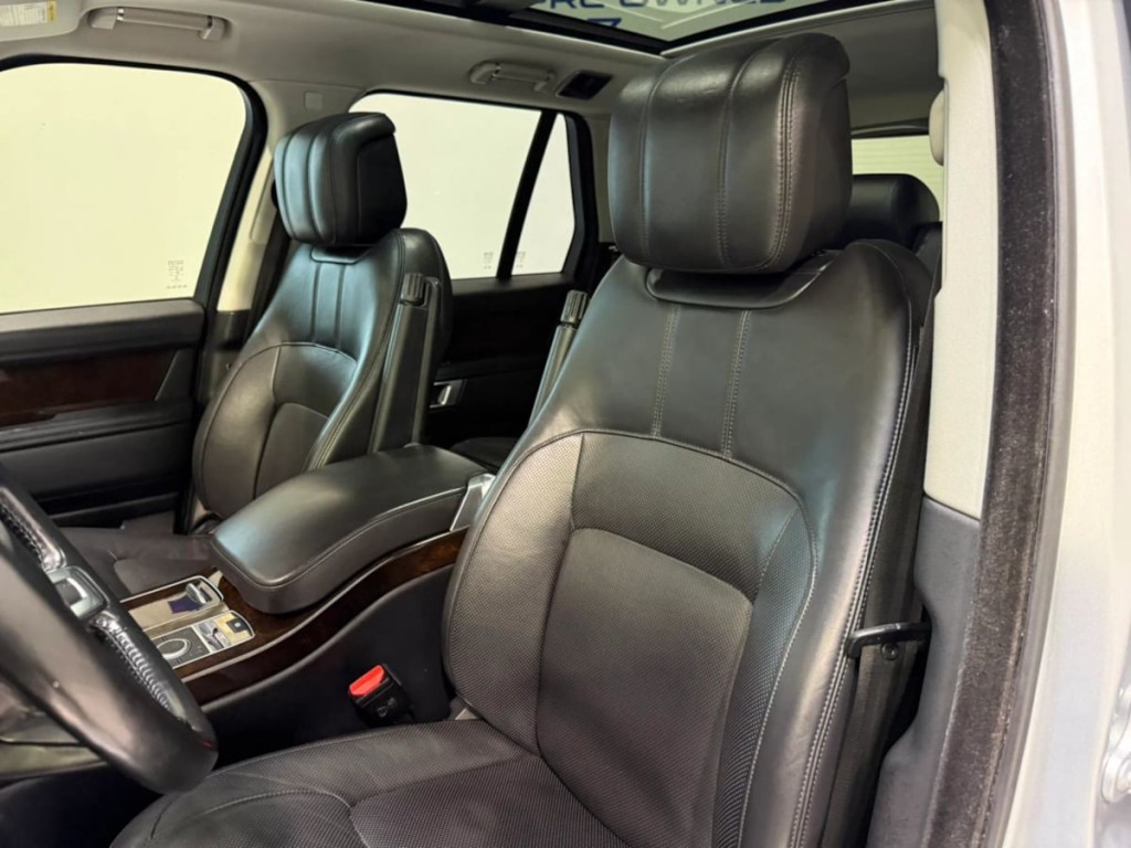 2020 Land Rover Range Rover Image 25