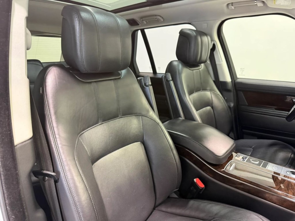 2020 Land Rover Range Rover Image 29