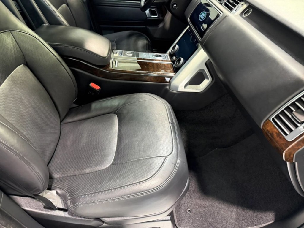 2020 Land Rover Range Rover Image 30