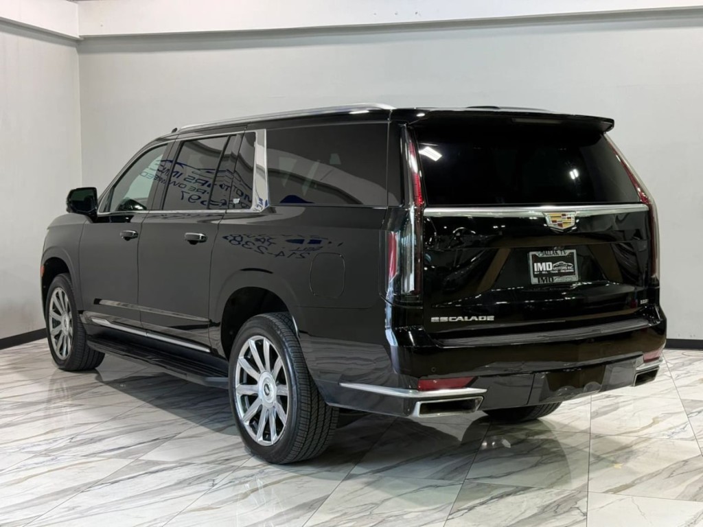 2021 Cadillac Escalade Image 8