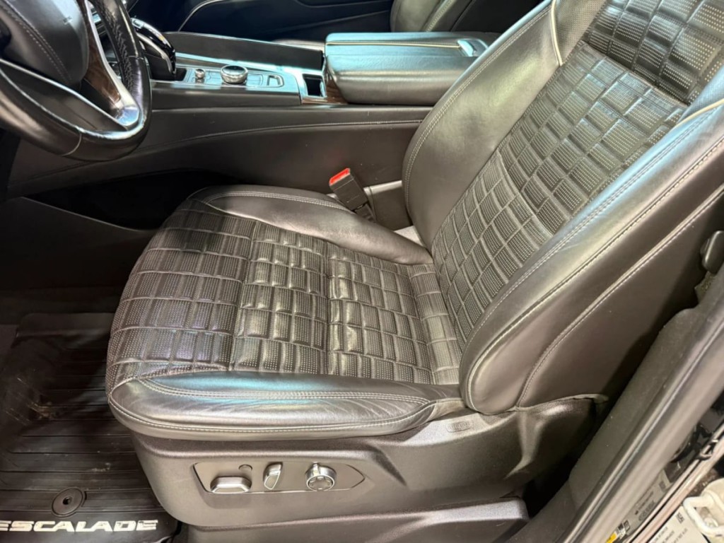 2021 Cadillac Escalade Image 28