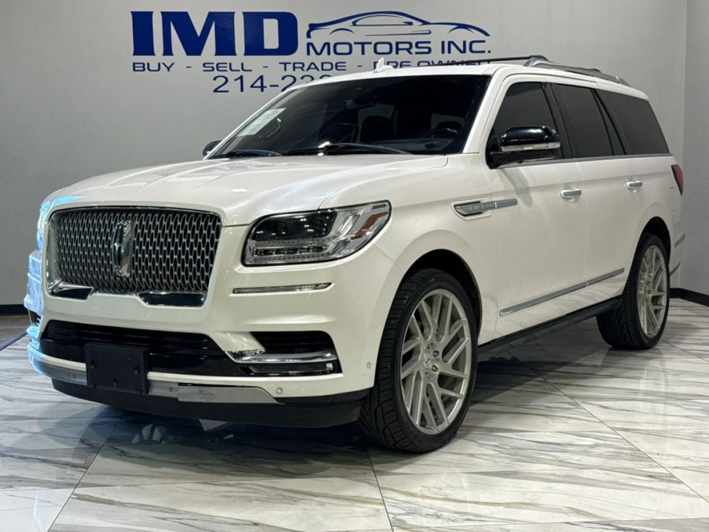 2018 Lincoln Navigator Image 2