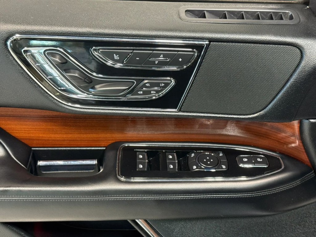 2018 Lincoln Navigator Image 13