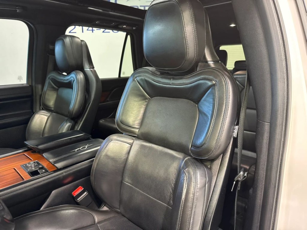 2018 Lincoln Navigator Image 22