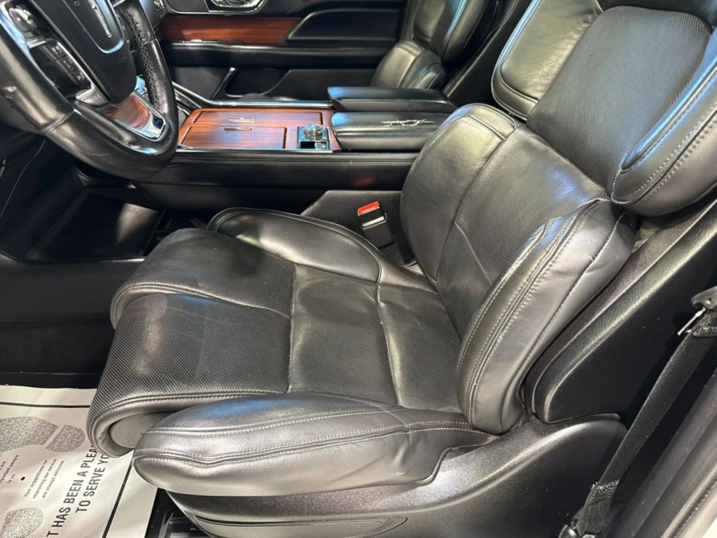 2018 Lincoln Navigator Image 23