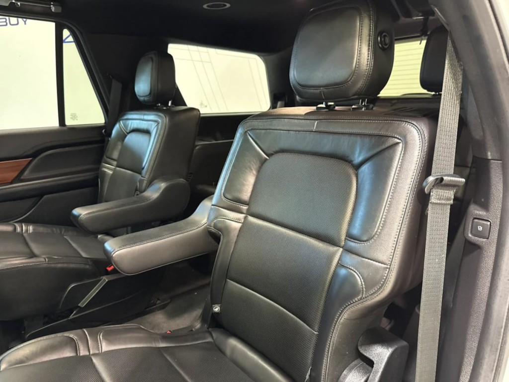 2018 Lincoln Navigator Image 24
