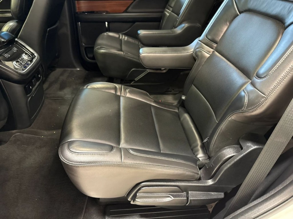 2018 Lincoln Navigator Image 25