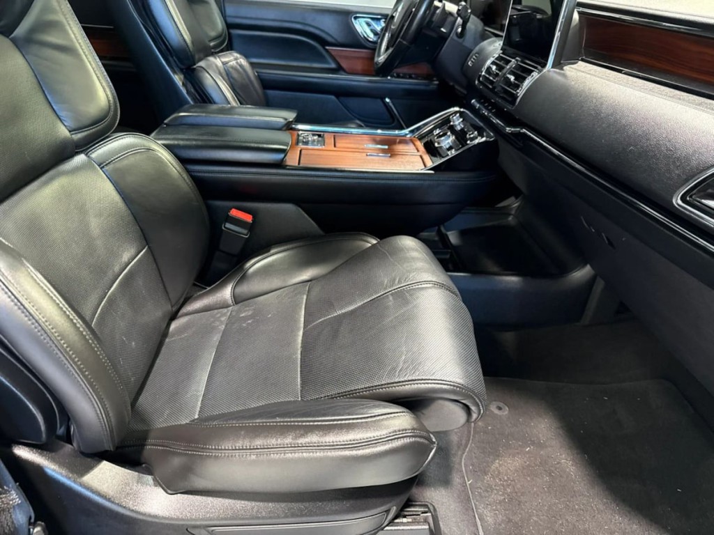 2018 Lincoln Navigator Image 28