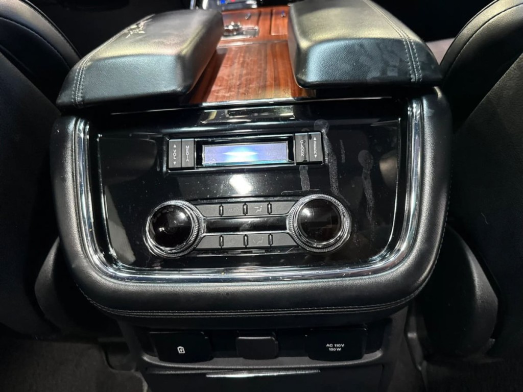 2018 Lincoln Navigator Image 30