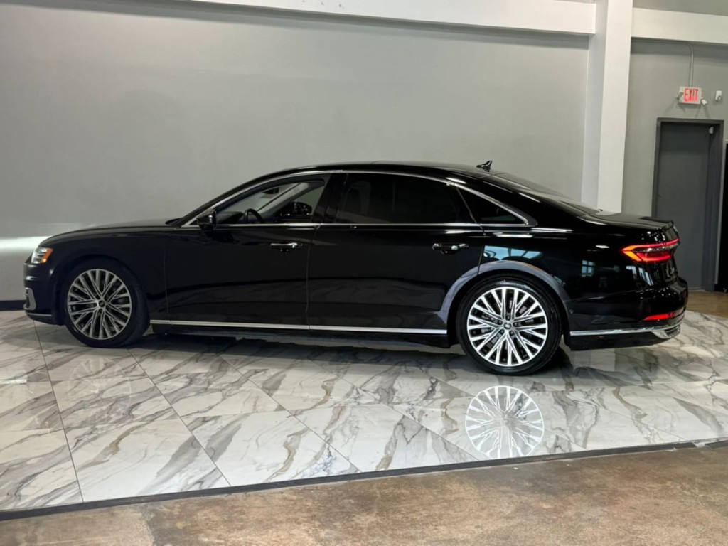 2021 Audi A8 Image 9