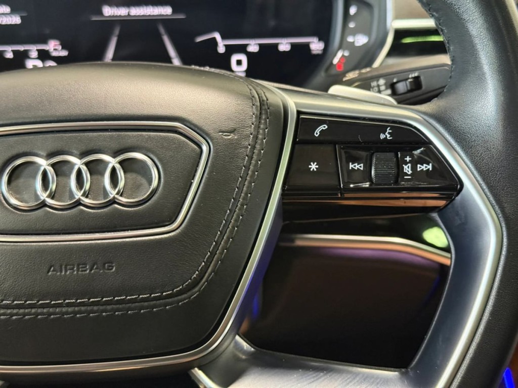 2021 Audi A8 Image 16