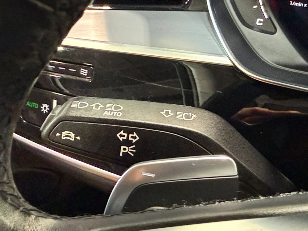 2021 Audi A8 Image 18