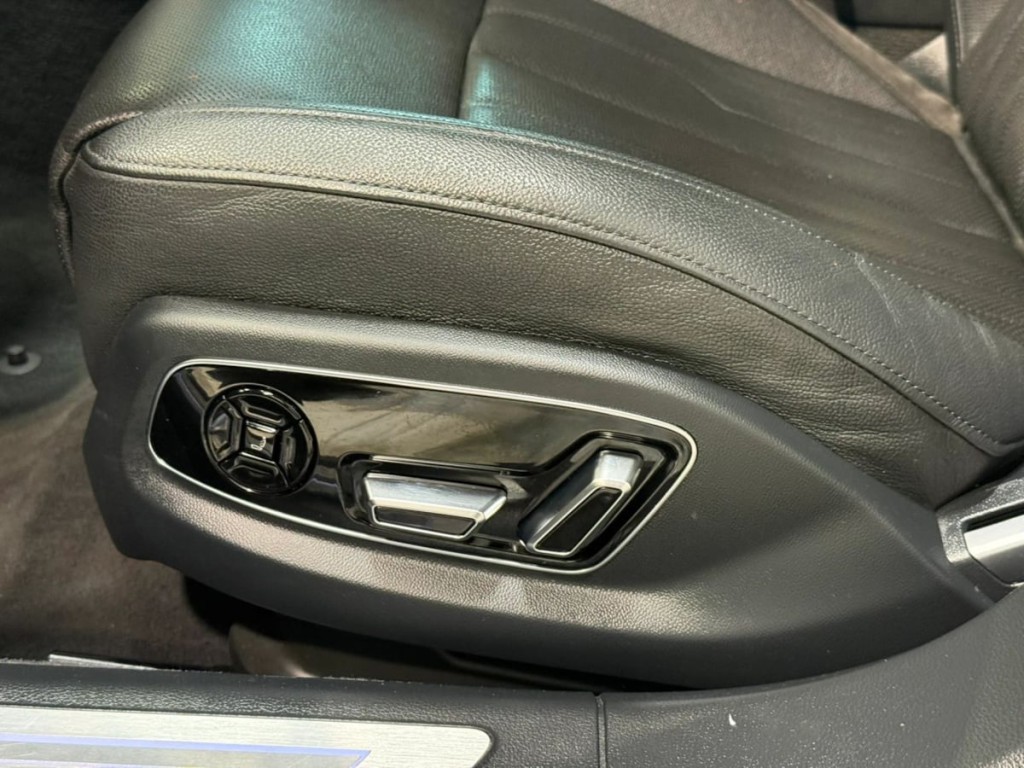 2021 Audi A8 Image 26