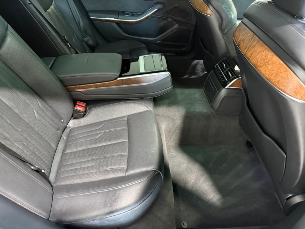 2021 Audi A8 Image 34