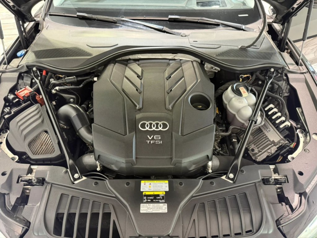 2021 Audi A8 Image 35
