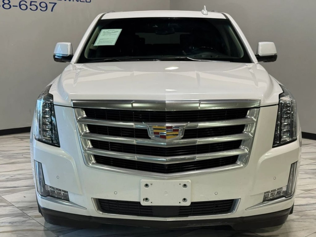 2018 Cadillac Escalade Image 3