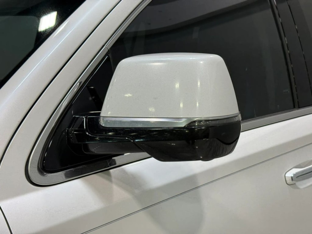 2018 Cadillac Escalade Image 9