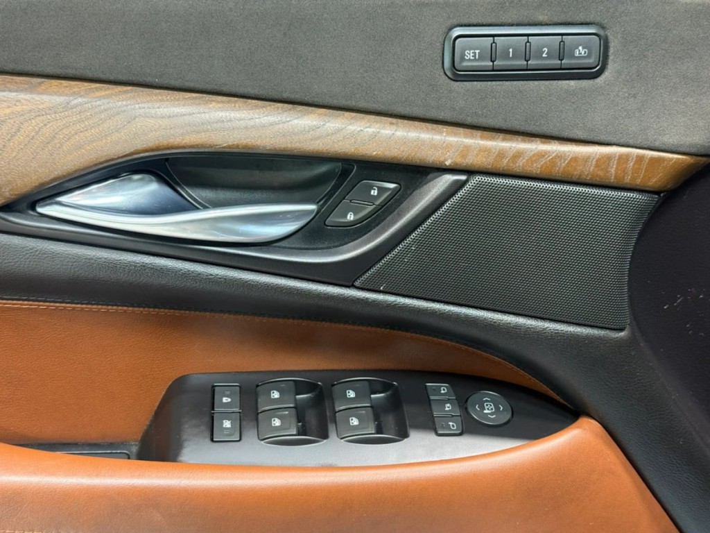 2018 Cadillac Escalade Image 12
