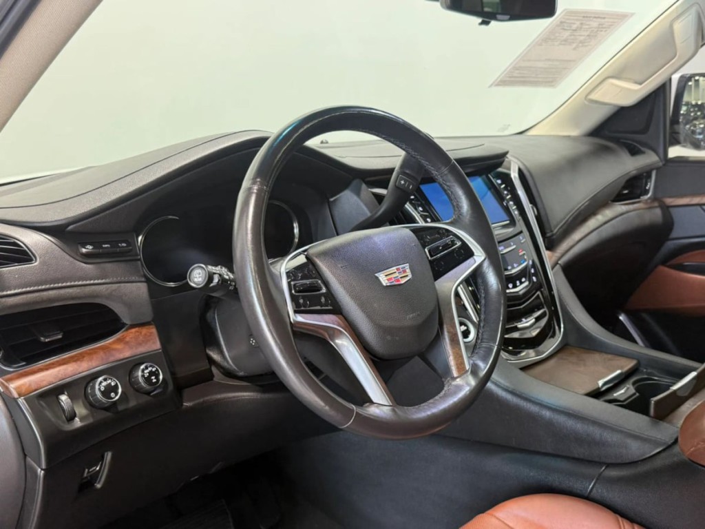 2018 Cadillac Escalade Image 13