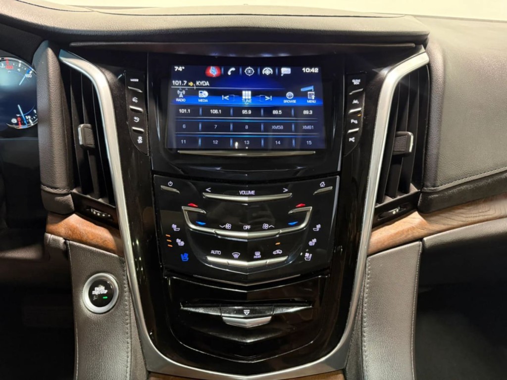 2018 Cadillac Escalade Image 20