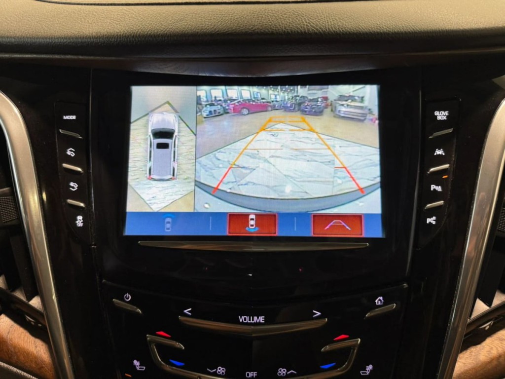 2018 Cadillac Escalade Image 21