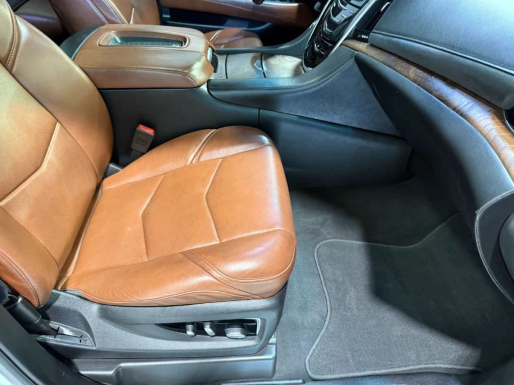 2018 Cadillac Escalade Image 30