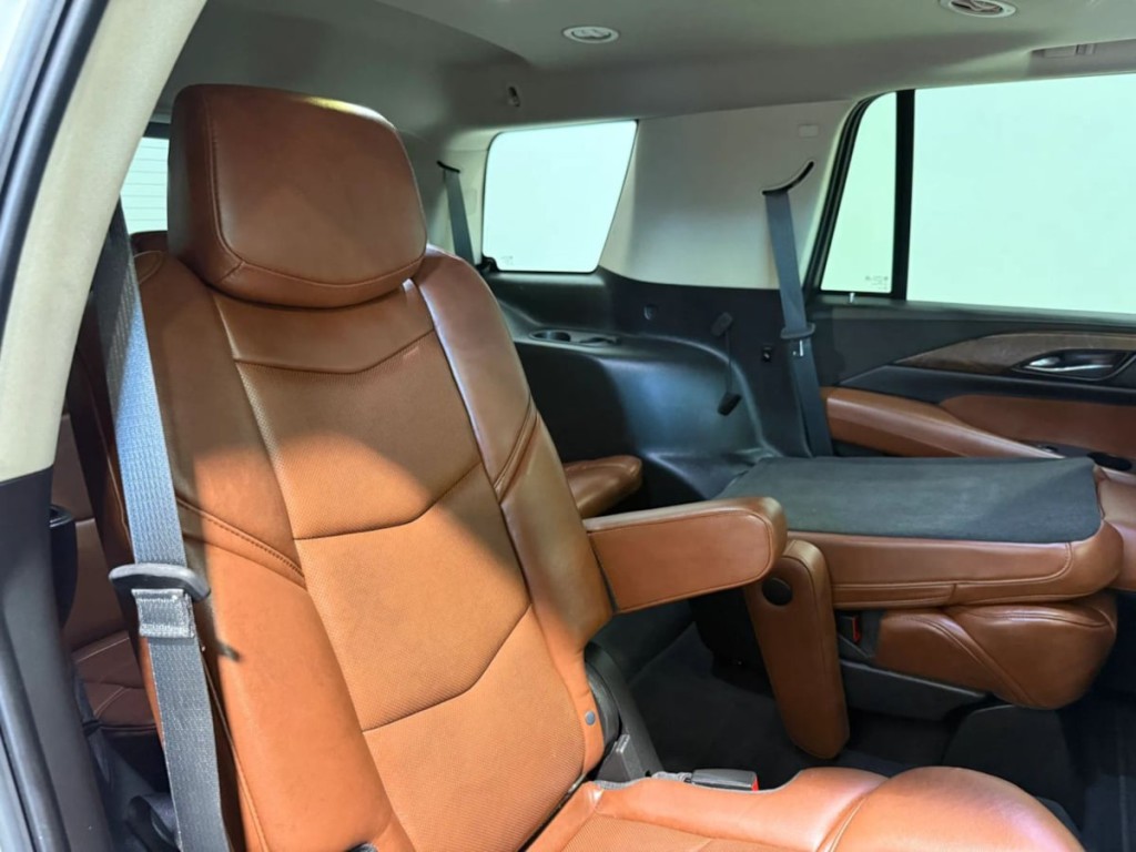 2018 Cadillac Escalade Image 32