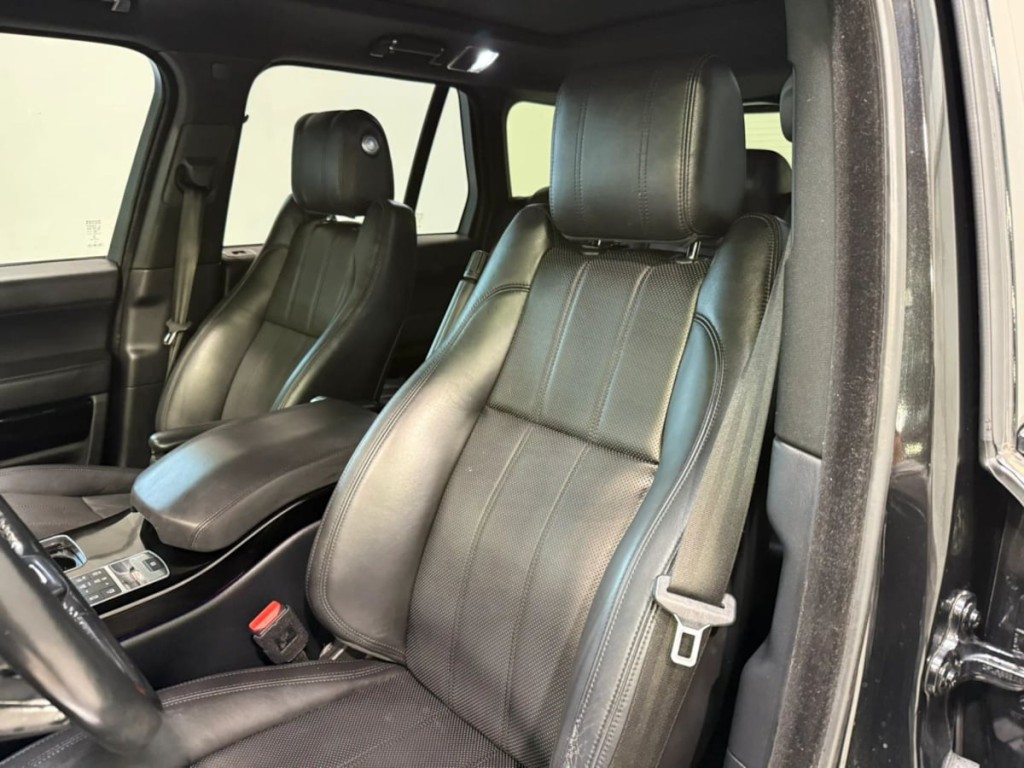 2016 Land Rover Range Rover Image 25