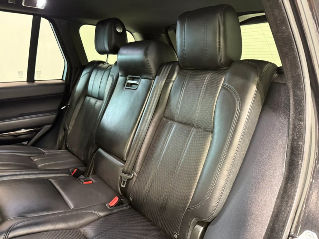 2016 Land Rover Range Rover Image 28