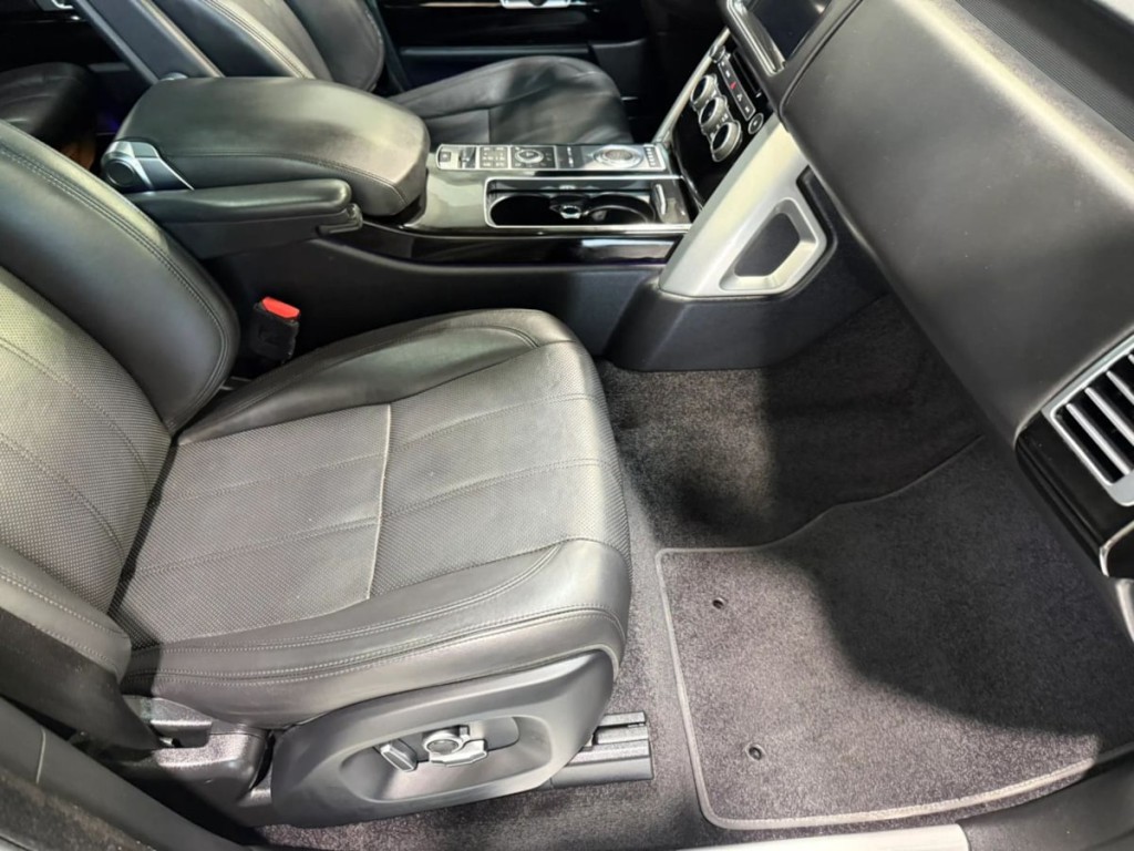 2016 Land Rover Range Rover Image 31