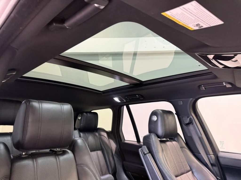 2016 Land Rover Range Rover Image 32